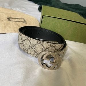 Size 105 reversible belt